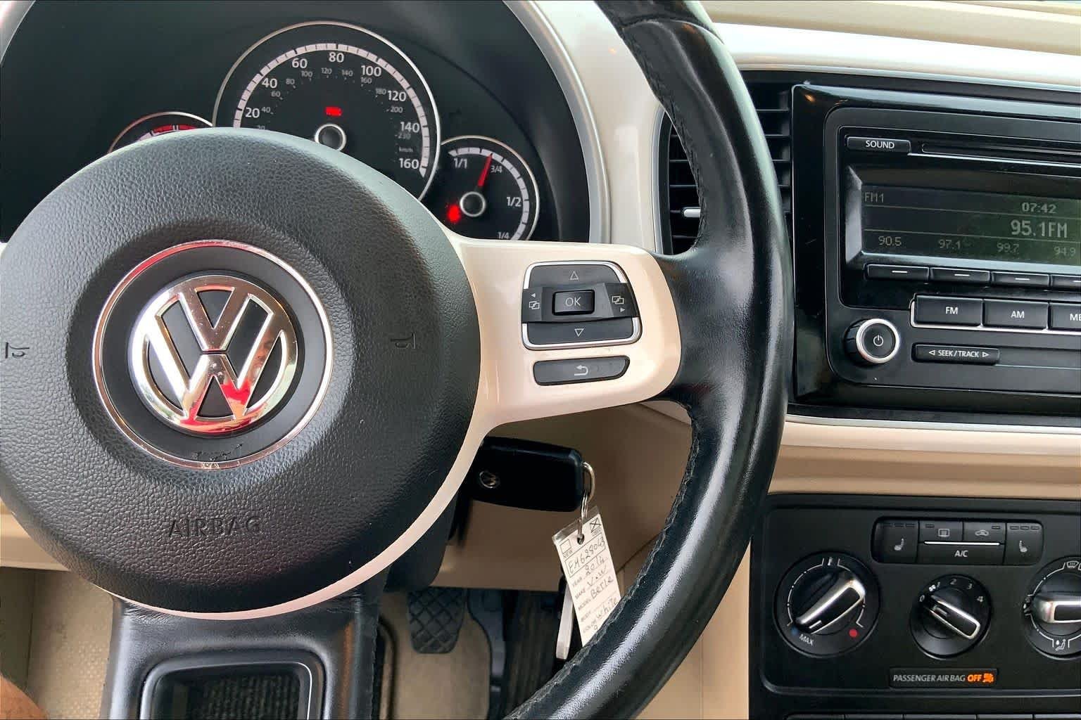 Used 2014 Candy White Volkswagen 2.5L image 21