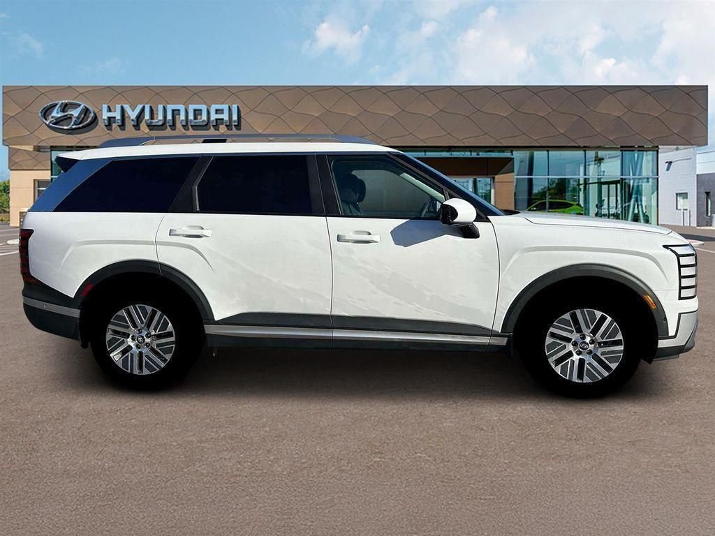 New 2026 White Hyundai SEL Premium image 9