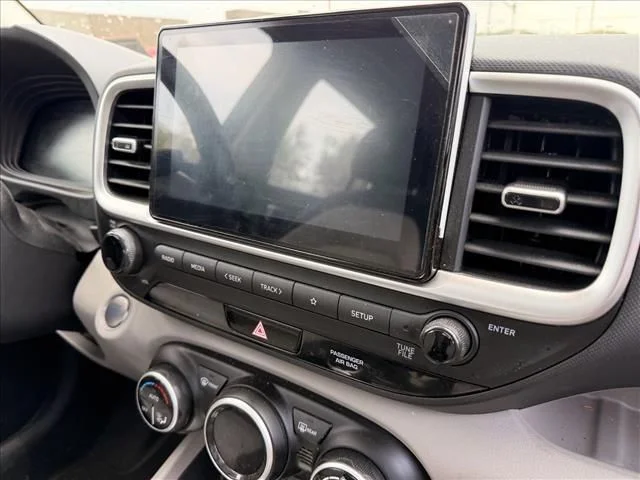 Used 2025 Gray Hyundai SEL image 22