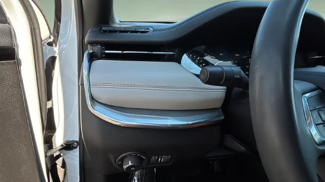 Used 2024 White Jeep Limited image 21
