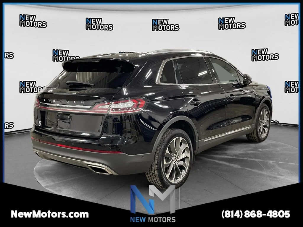 Used 2022 Black Metallic Lincoln Reserve image 5