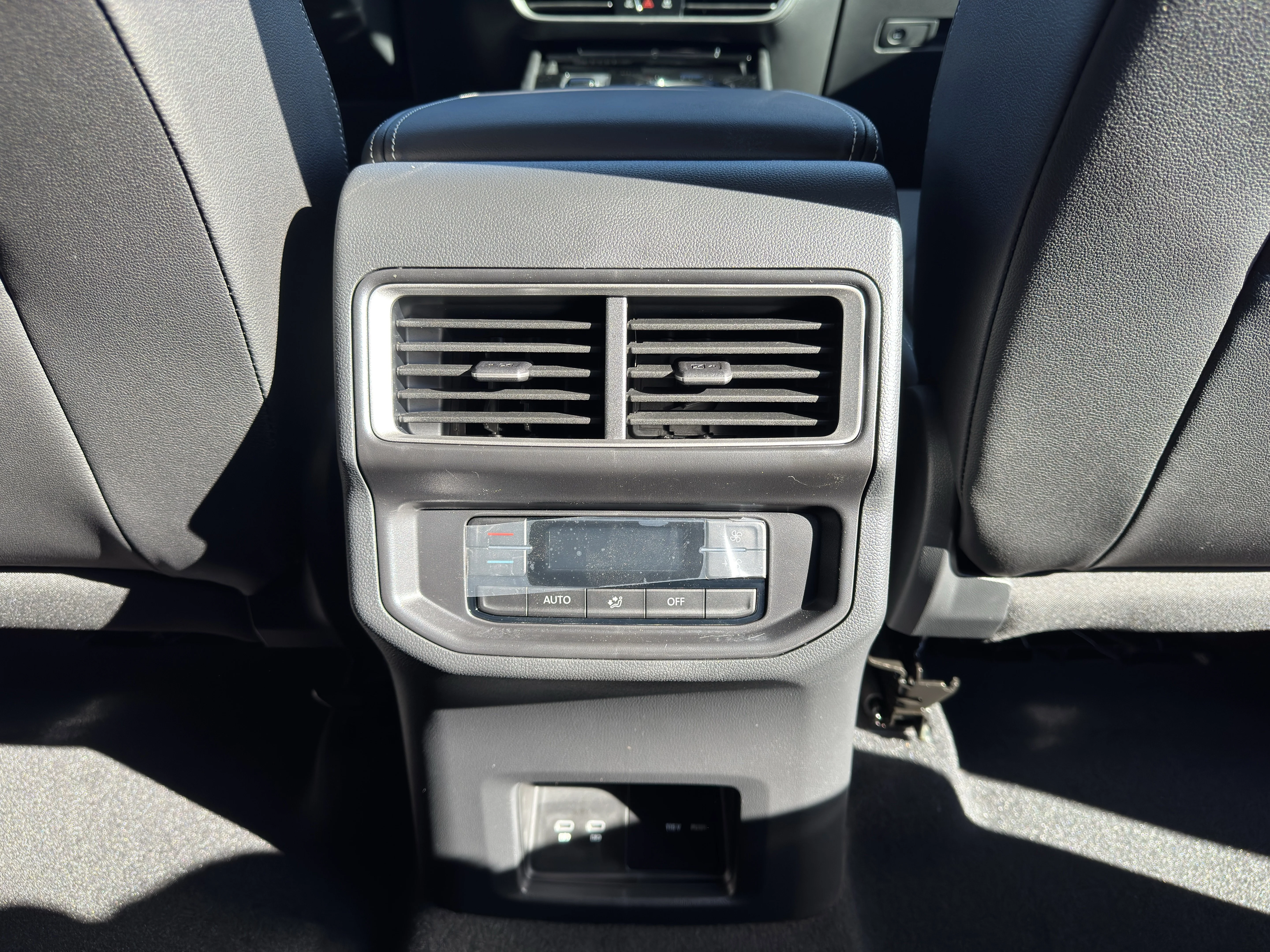 2026 Volkswagen Atlas SE w/Tech - Photo 27