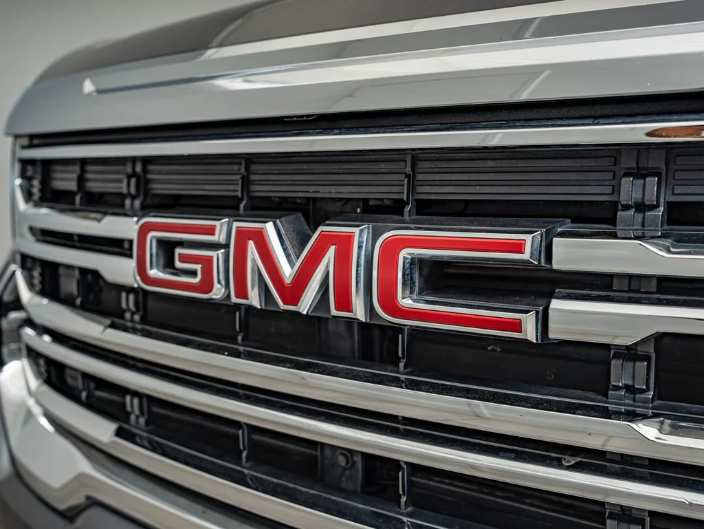 Used 2020 Satin Steel Metallic GMC SLT image 12