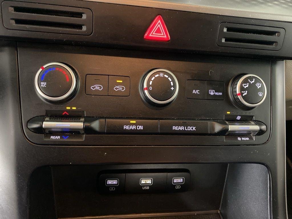 Used 2022 Aurora Black Kia LXS image 18