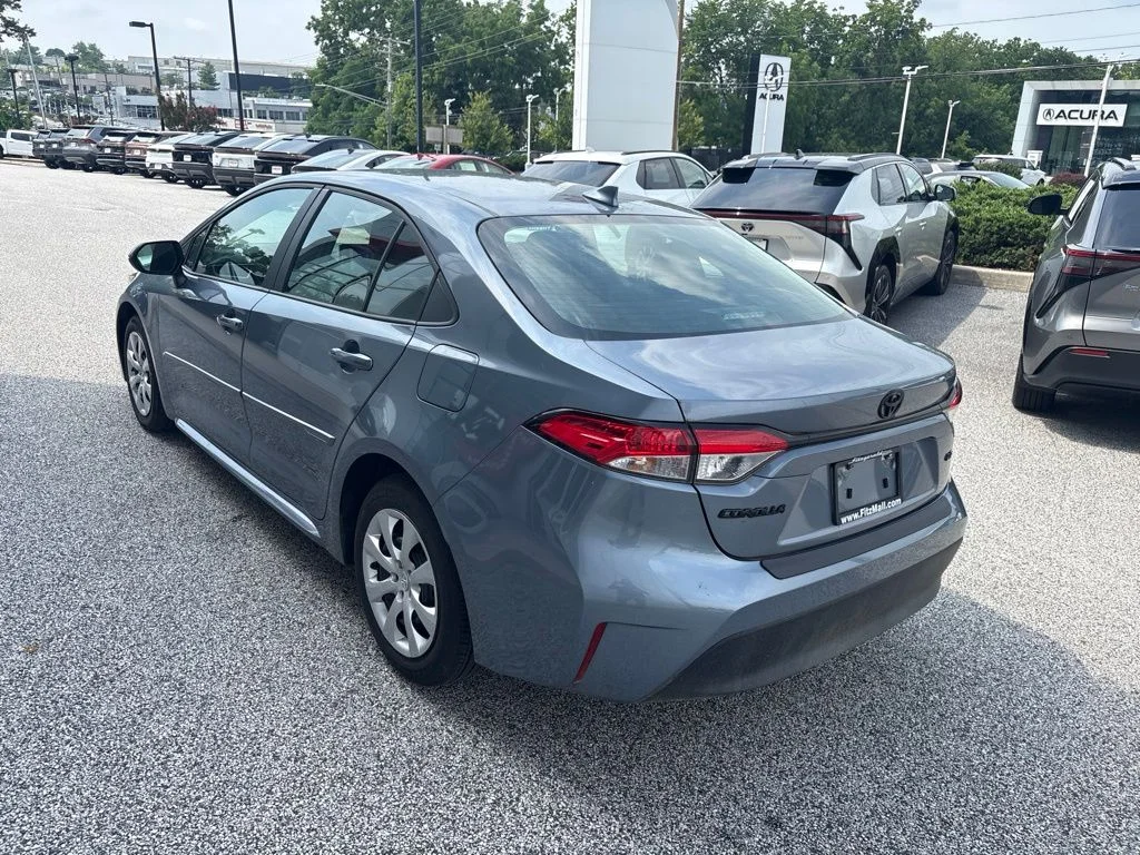 Used 2024  Toyota LE image 5