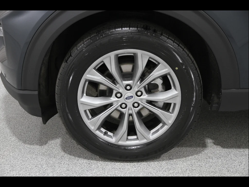 Used 2023 Stone Blue Ford Limited image 24