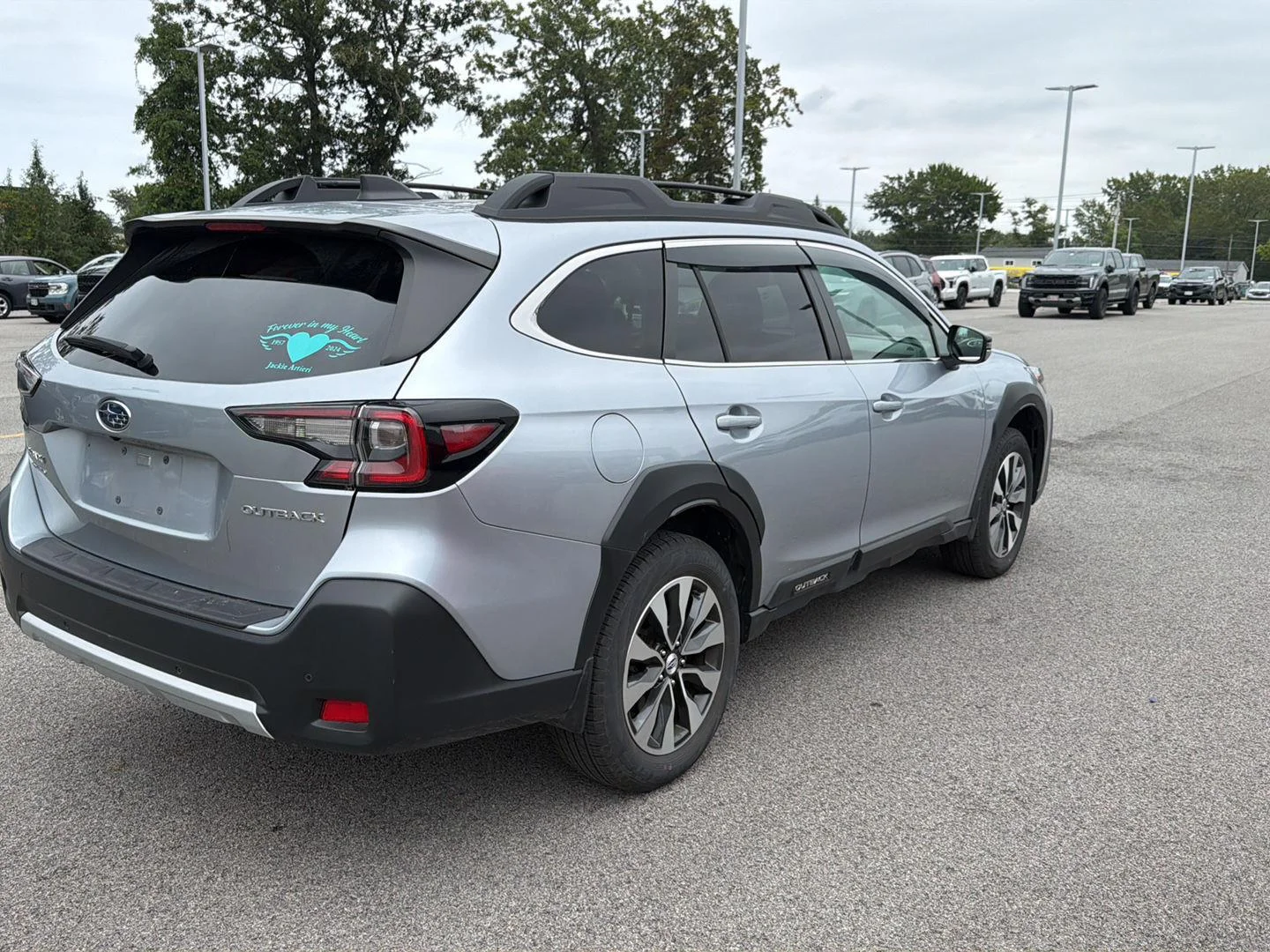 Used 2025 Ice Silver Metallic Subaru Limited image 2