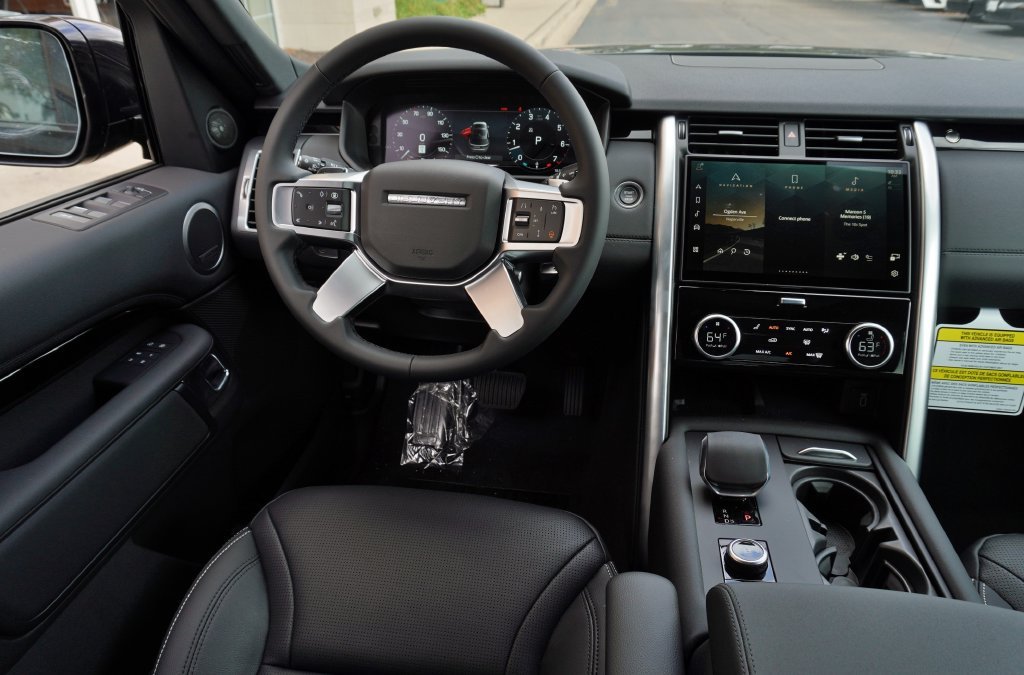 New 2026 Santorini Black Land Rover S image 15