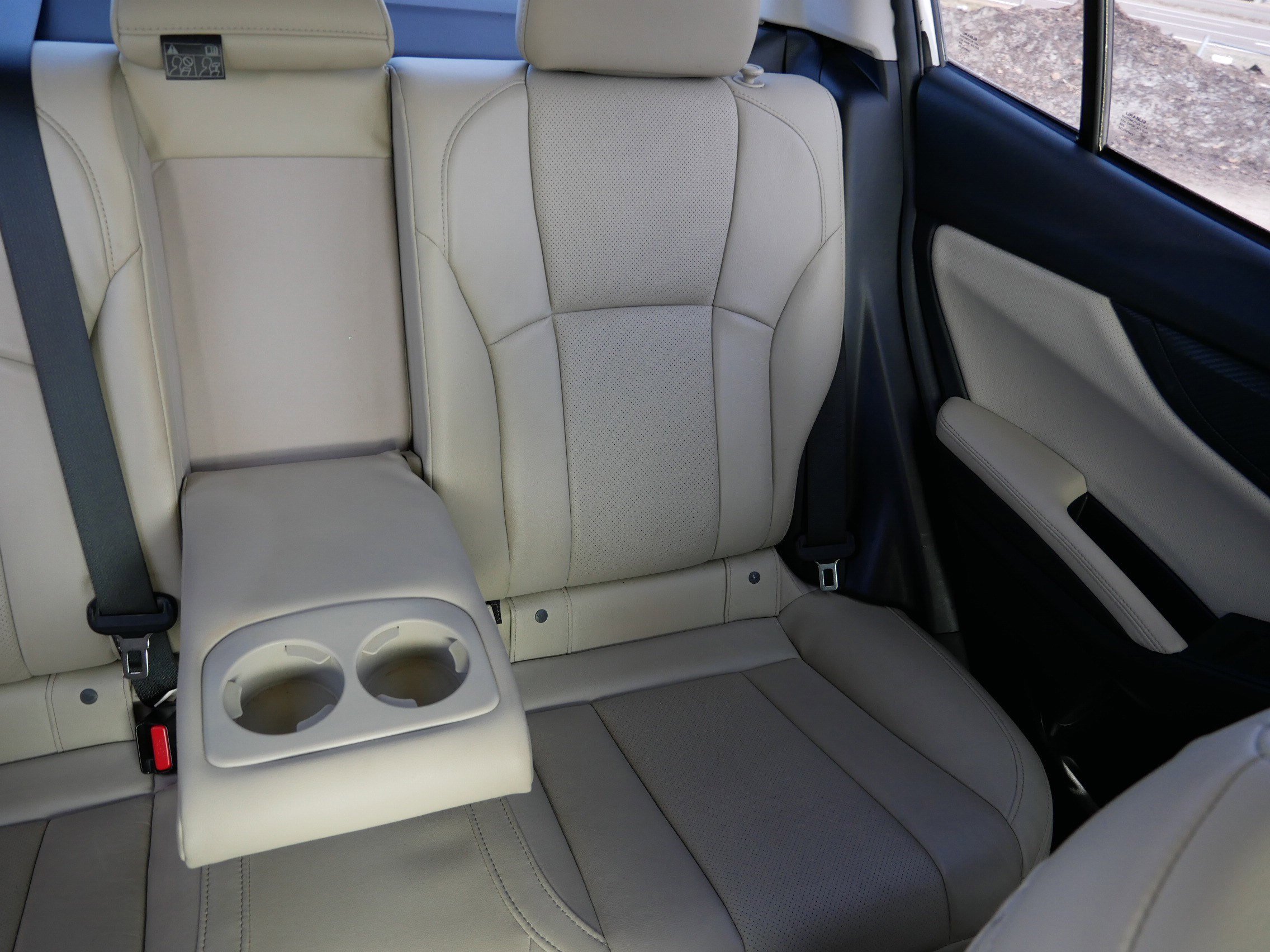 Used 2018 Crystal White Pearl Subaru Limited image 14