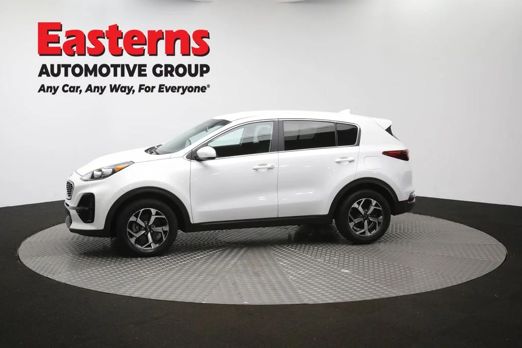 Used 2022 White Kia LX image 52