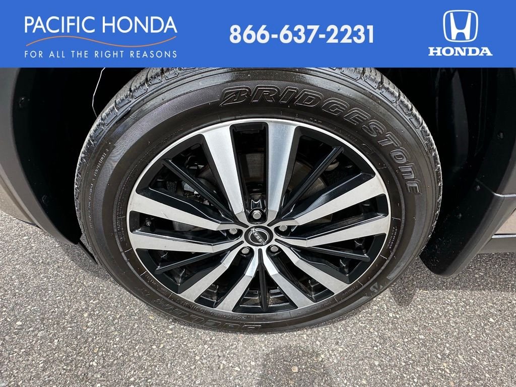 Used 2023 Beige Nissan Platinum image 11