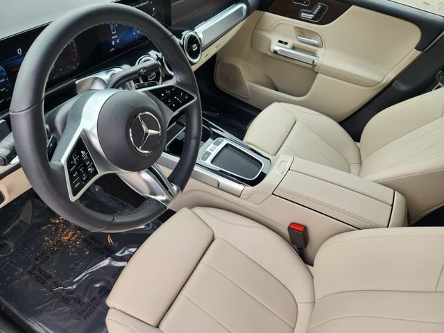 Used 2026 White Mercedes-Benz GLB 250 image 7
