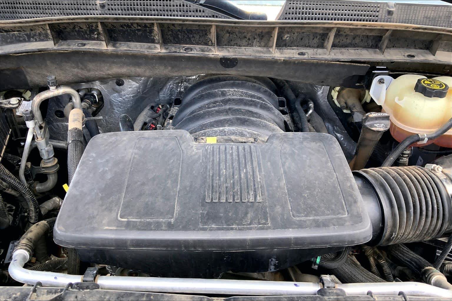 Used 2022 Onyx Black GMC SLT image 32