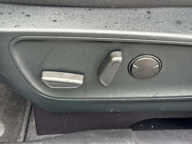 Used 2020 Silver Ford SE image 28