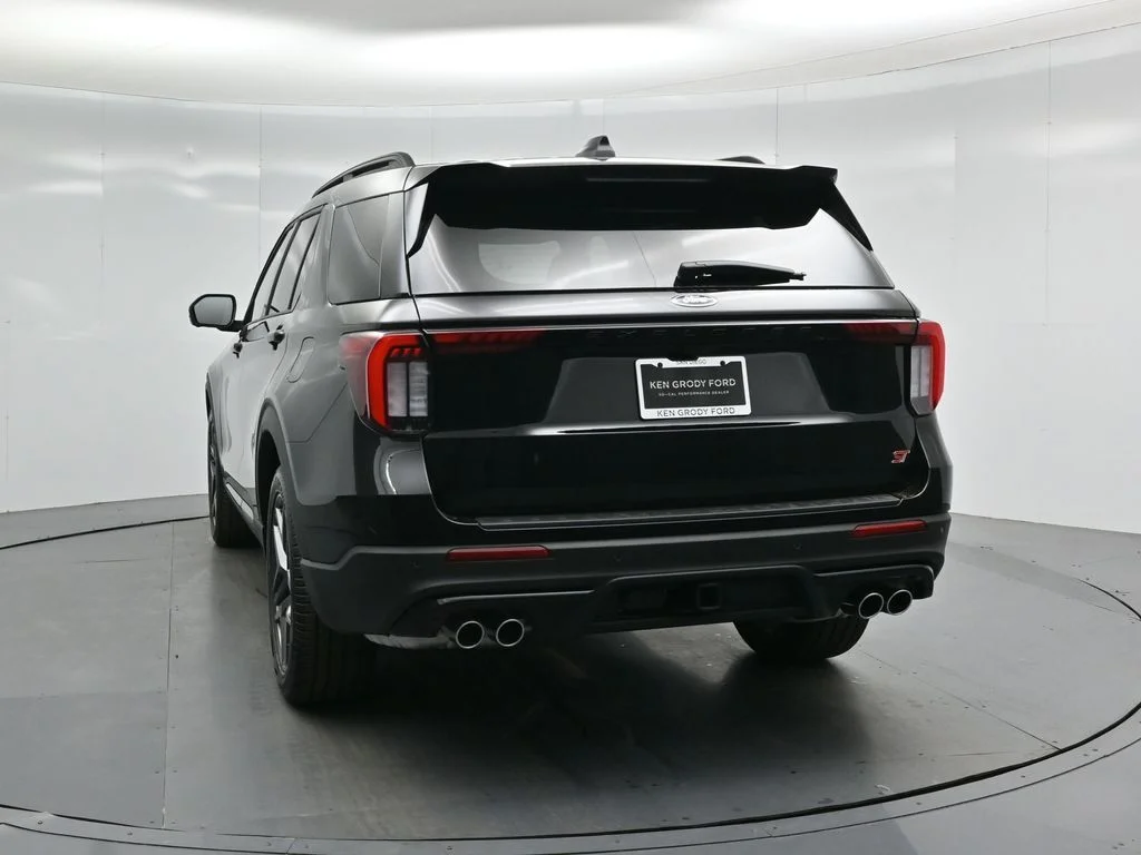 New 2026 Agate Black Metallic Ford ST image 31