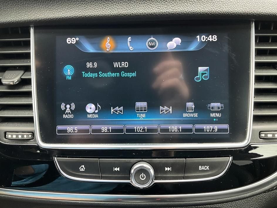 Used 2018 White Buick Preferred image 19