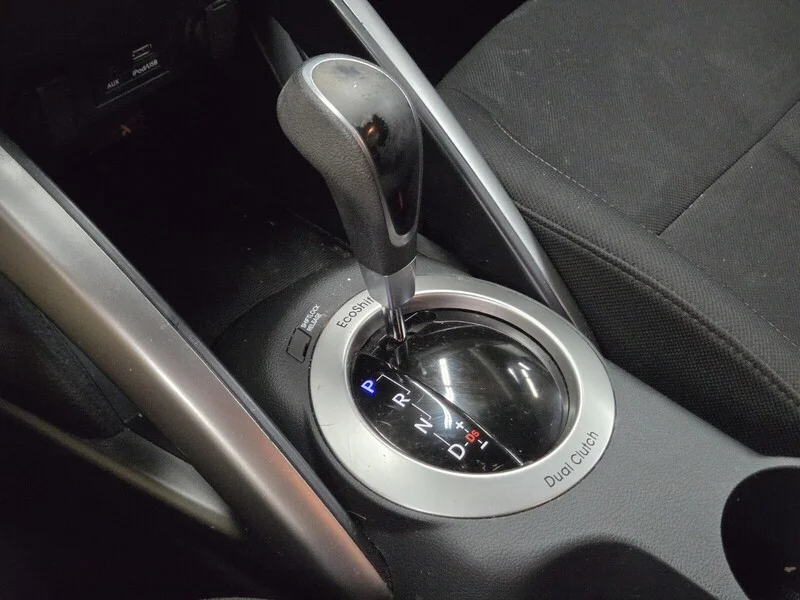 Used 2015 Pacific Blue Pearl Hyundai 3DR CPE AT image 19