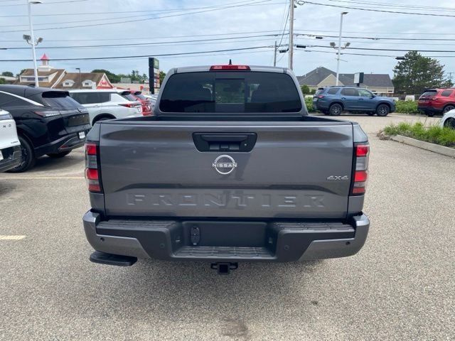 New 2026 Gun Metallic Nissan Crew Cab SV image 4