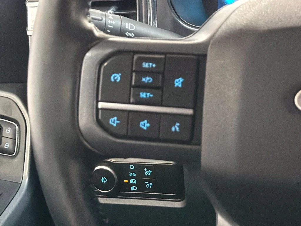 Used 2024 Oxford White Ford Lariat image 19