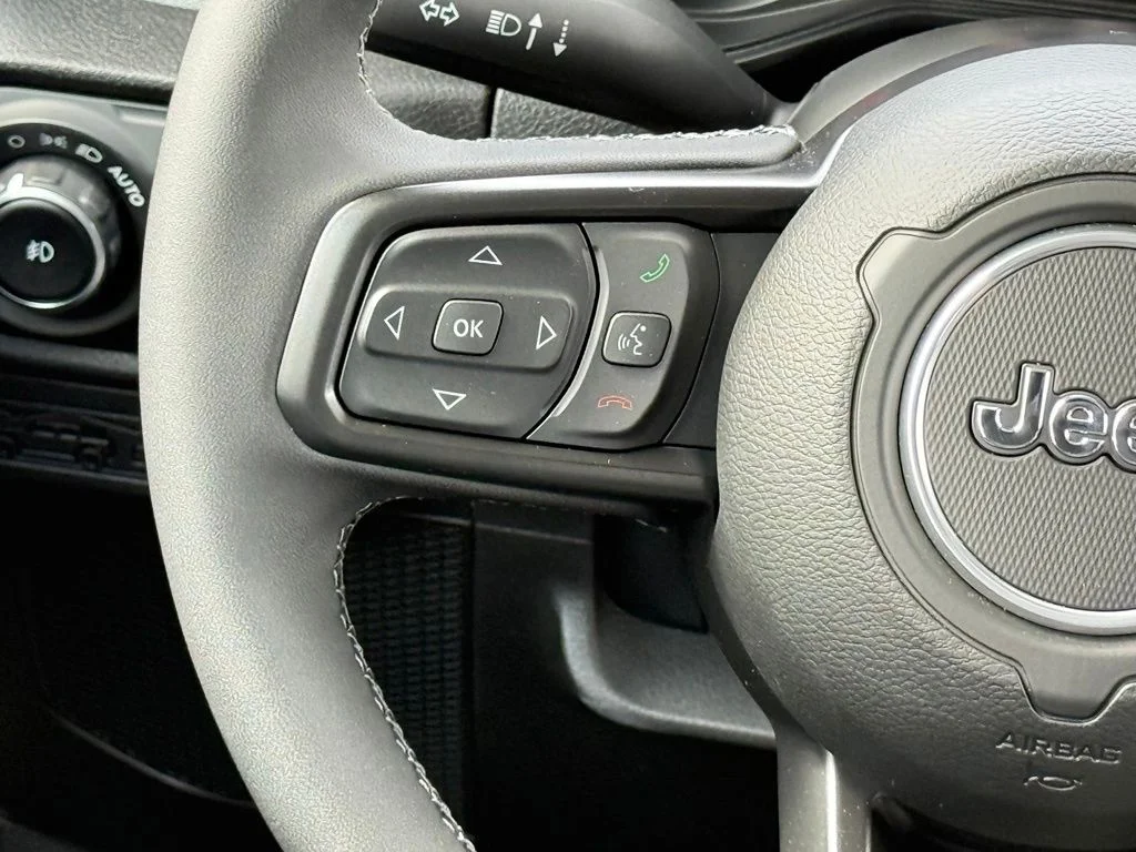 2025 Jeep Wrangler 4-Door Willys - Photo 23