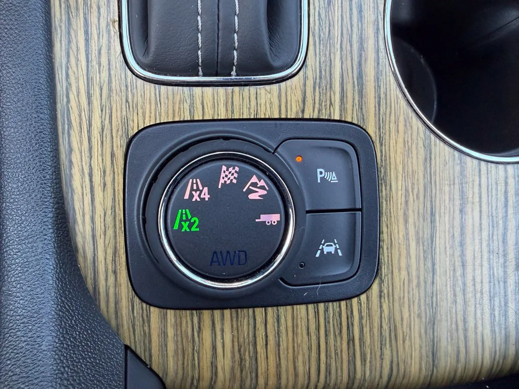 Used 2017 White GMC Denali image 26