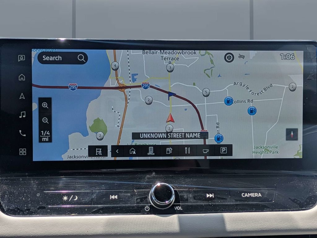 Used 2025  Mitsubishi SE image 21