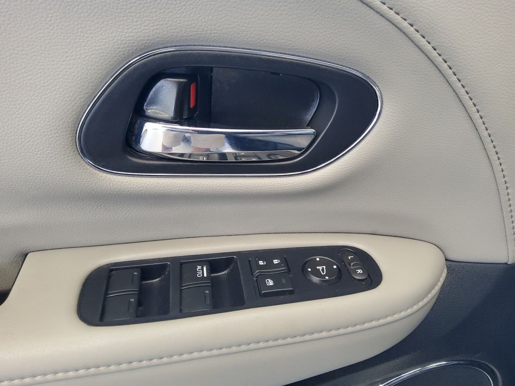Used 2019  Honda EX-L image 12