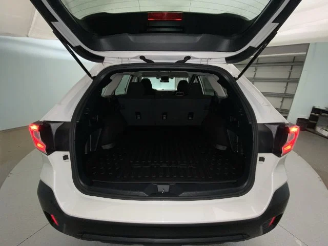 Used 2022 White Subaru 2.5i image 22