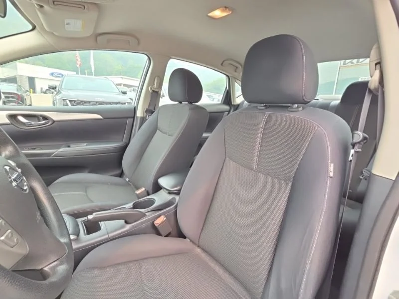 Used 2016  Nissan SR image 10
