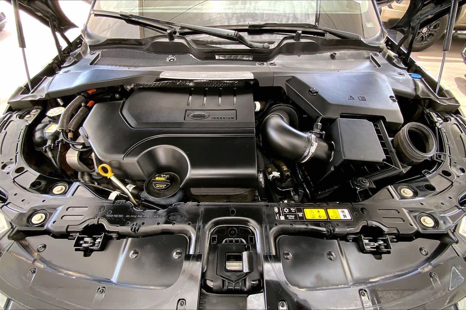 Used 2023 Santorini Black Metallic Land Rover R-Dynamic S image 32