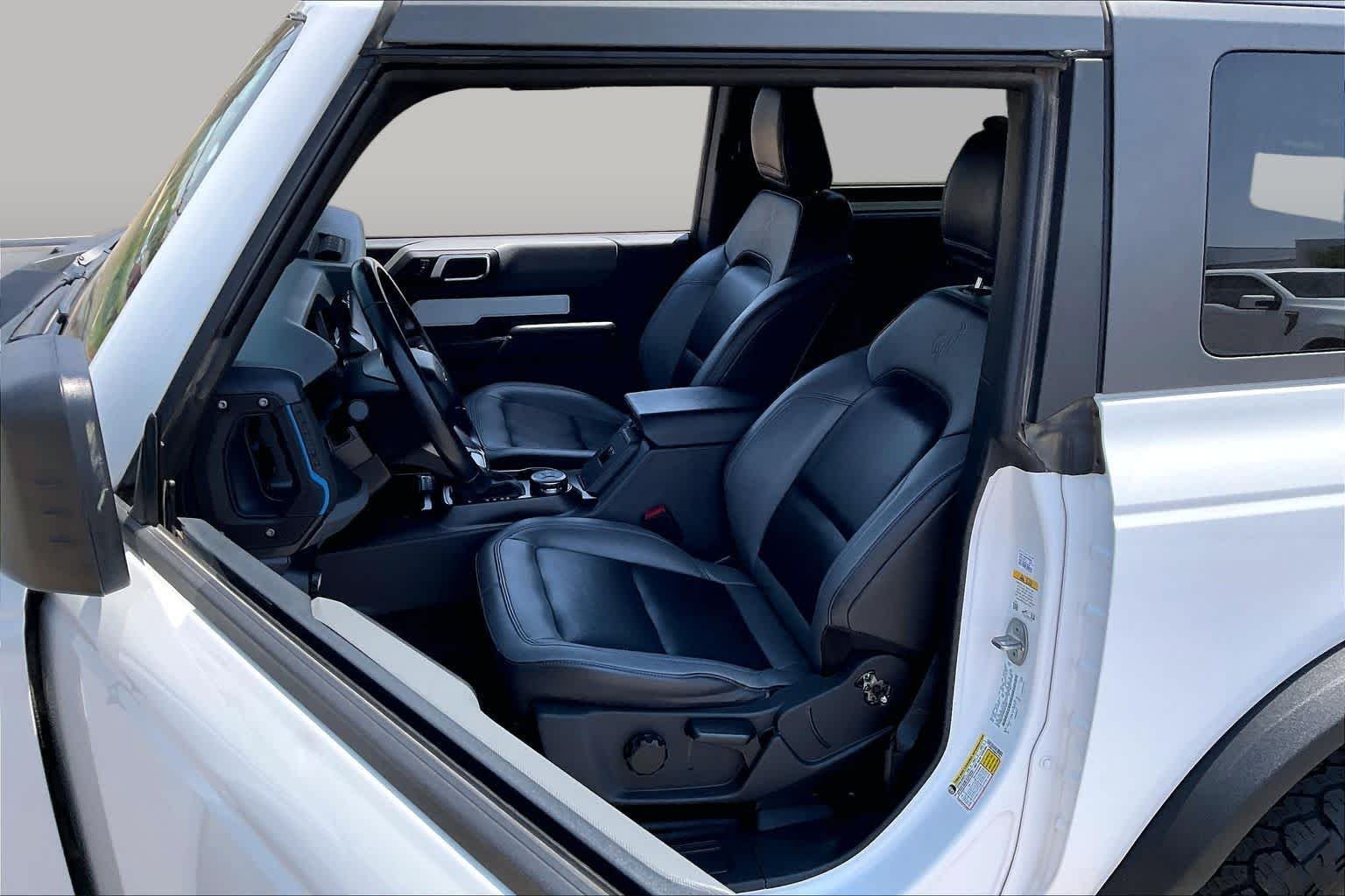 Used 2024 Oxford White Ford Black Diamond image 7