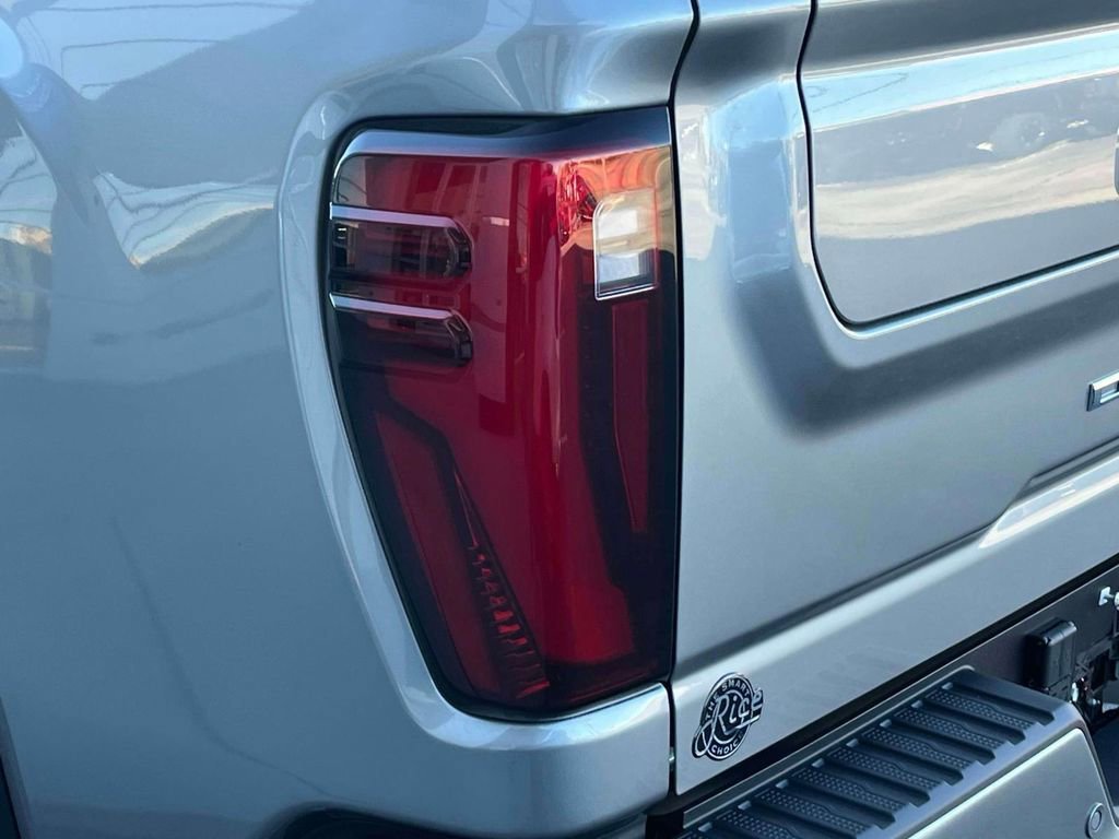2026 GMC Sierra 2500HD Denali - Photo 10
