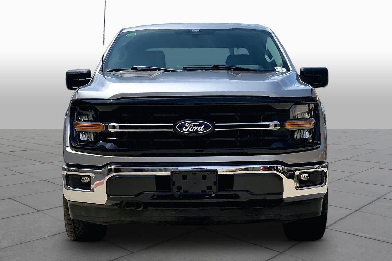 Used 2025 Iconic Silver Ford XLT image 4