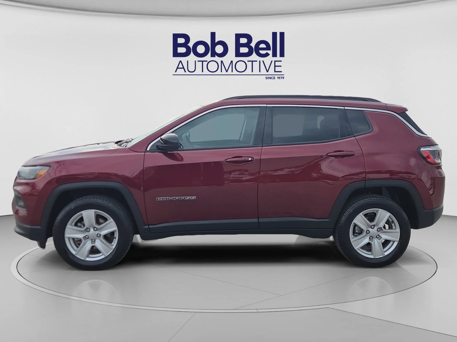Used 2022 Red Jeep Latitude image 2