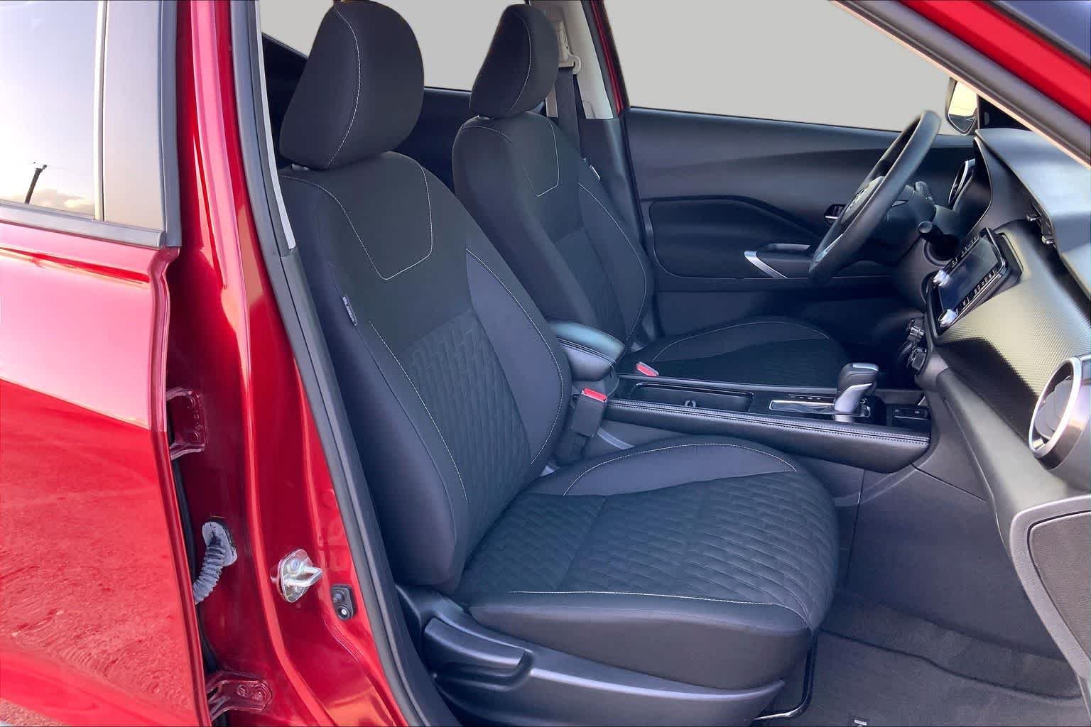 Used 2021 Scarlet Ember Tintcoat/Super Black Nissan SV image 9