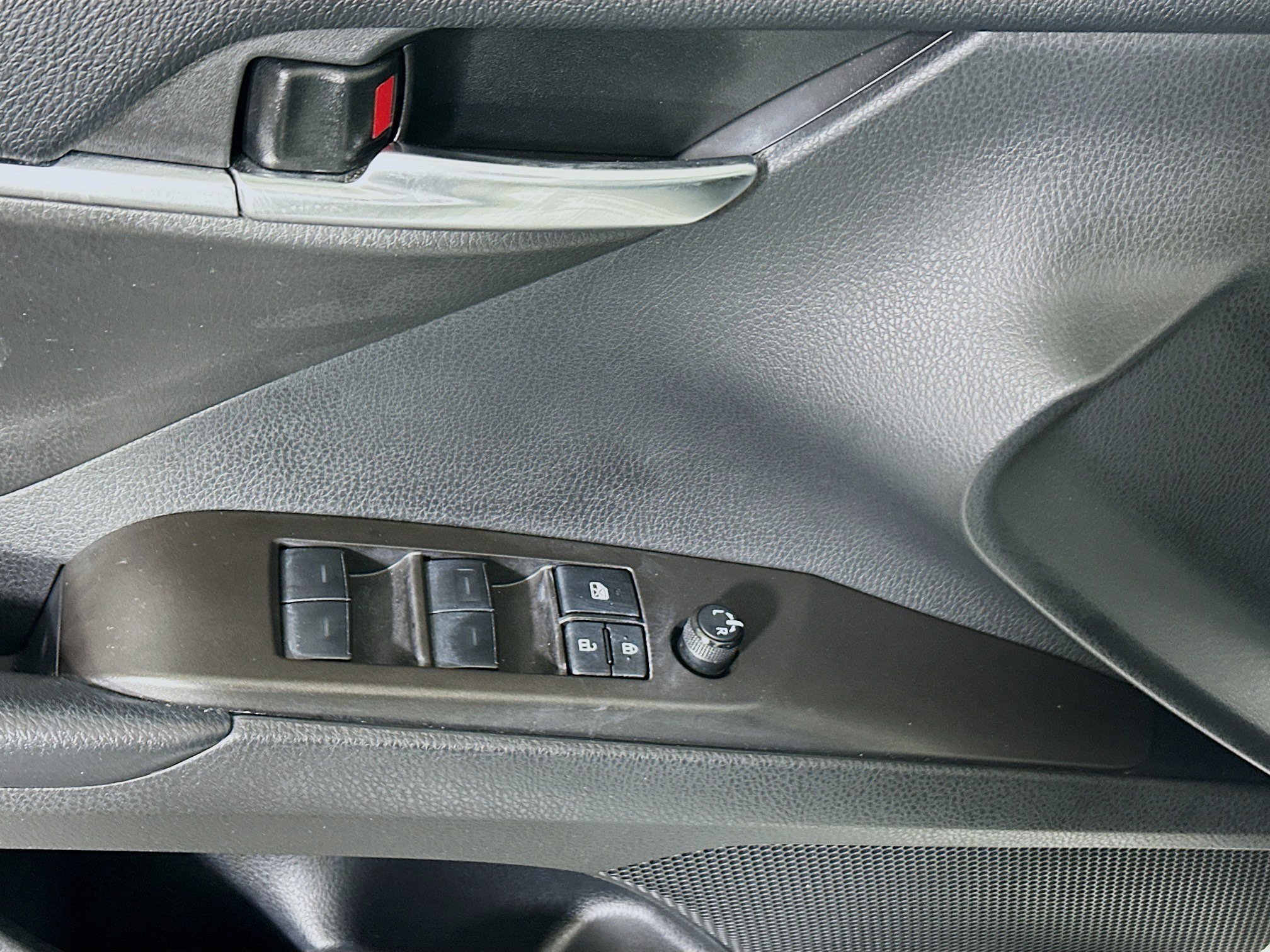 Used 2024 Ice Toyota SE image 14