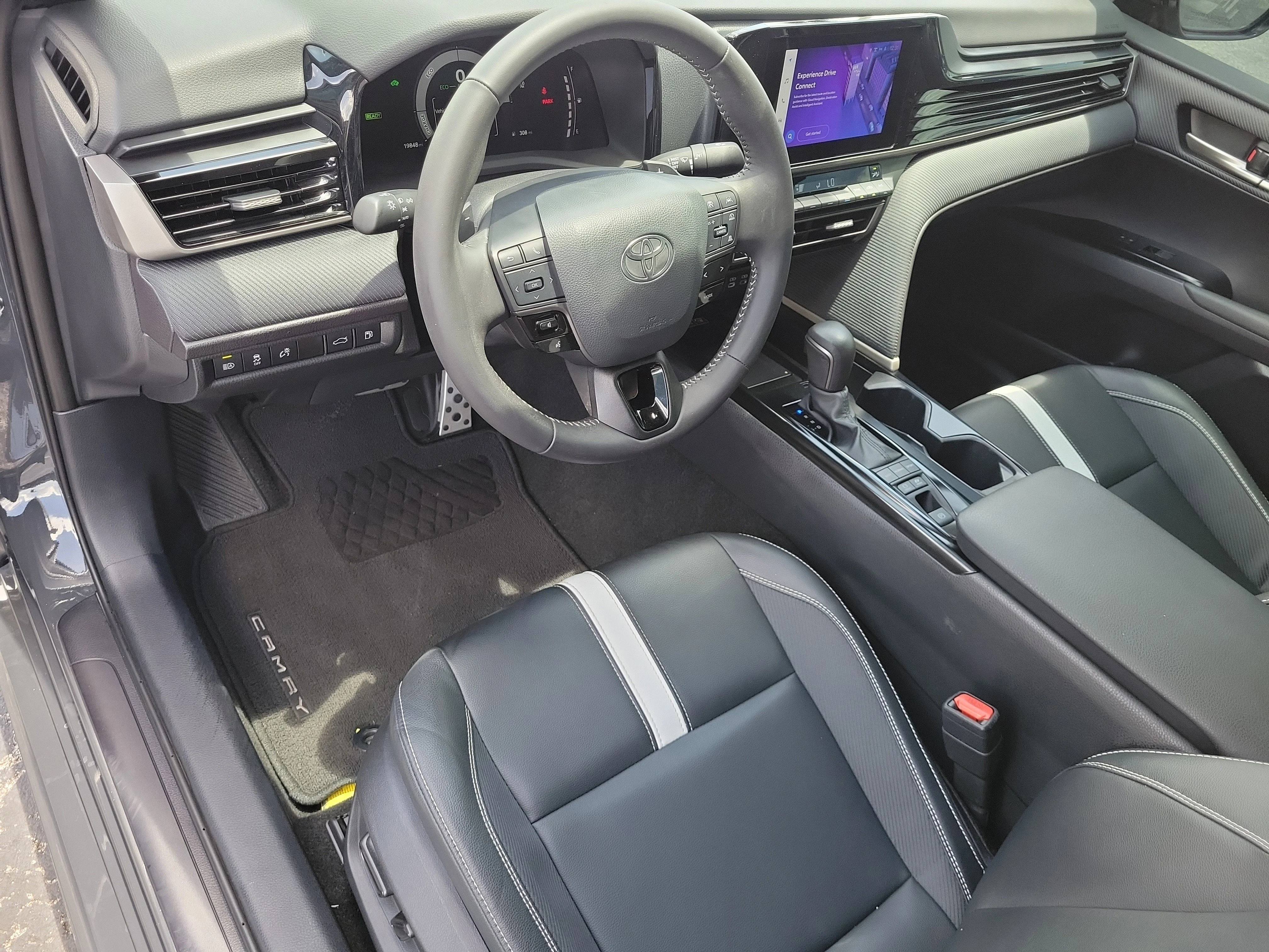 Used 2025 Underground Toyota LE image 13