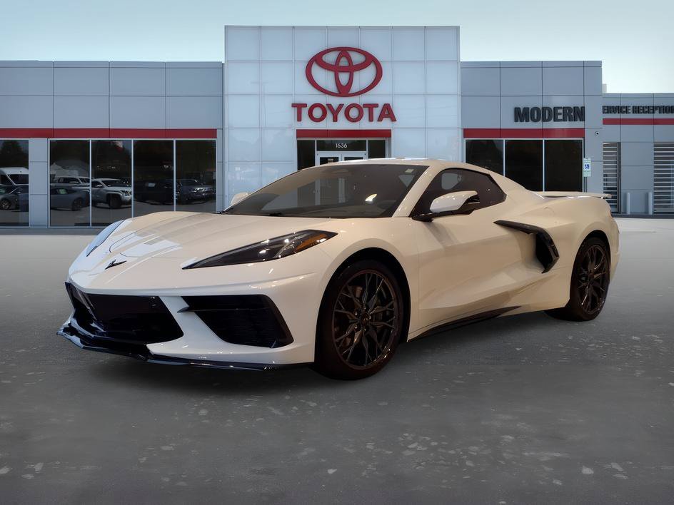 Used 2025 Arctic White Chevrolet 2LT image 1