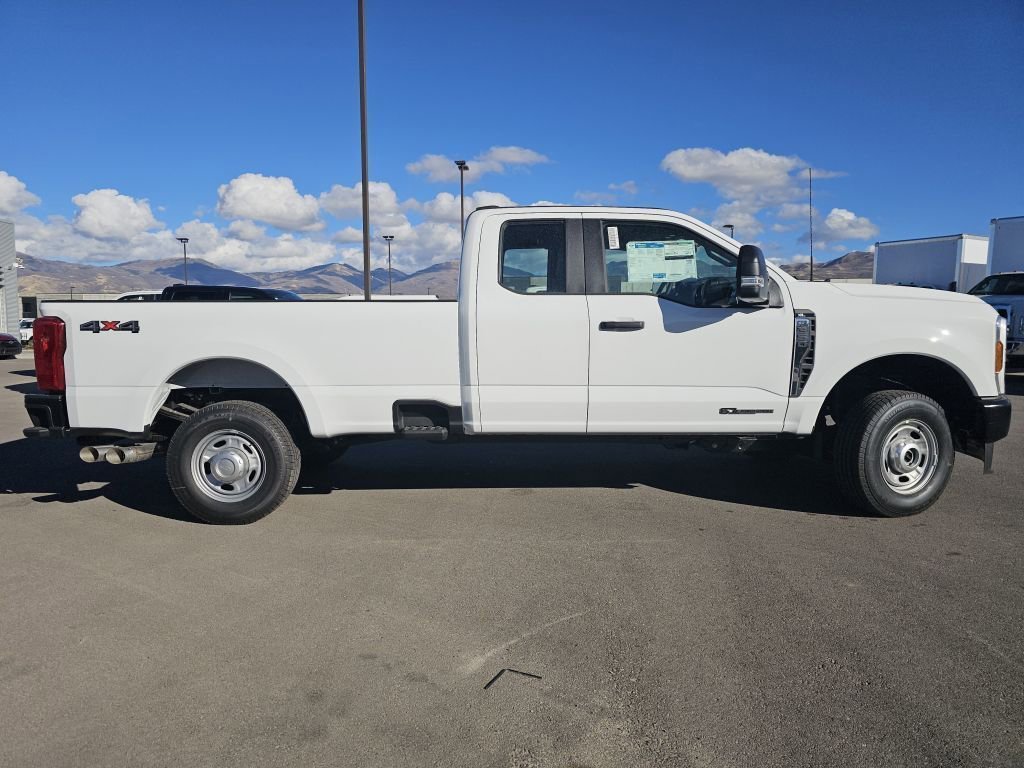 New 2026 Oxford White Ford F-350® XL image 26