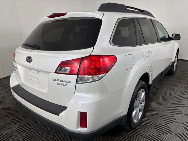 Used 2011 White Subaru 2.5i Premium image 3