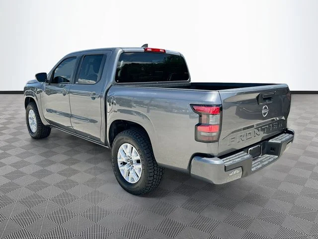 Used 2022 Gray Nissan SV image 7