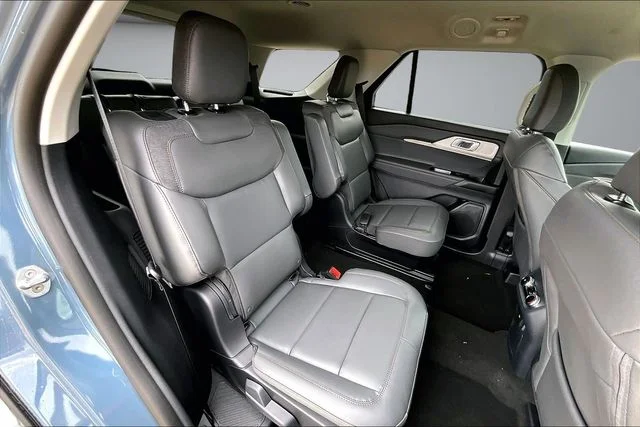 New 2026 Vapor Blue Metallic Ford Active image 10