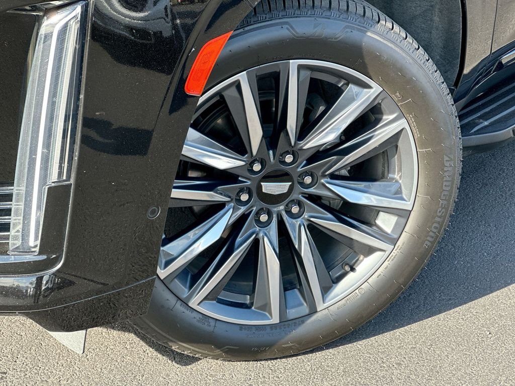 Used 2021 Black Cadillac Sport image 17