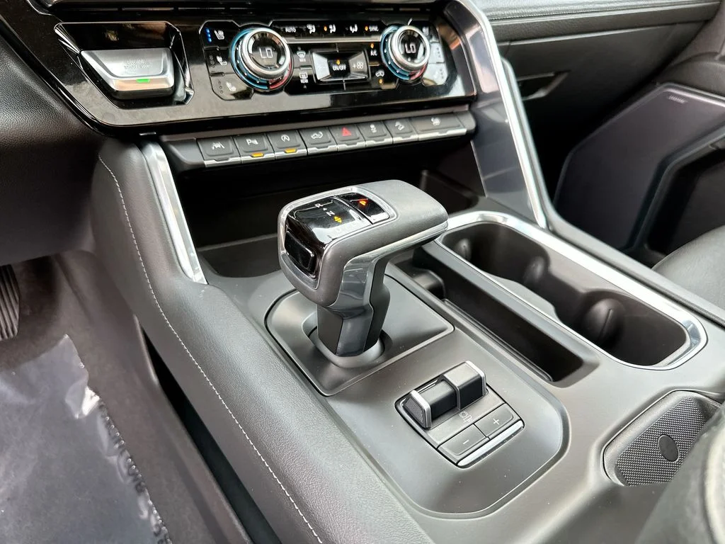 Used 2023 Silver GMC Denali image 7