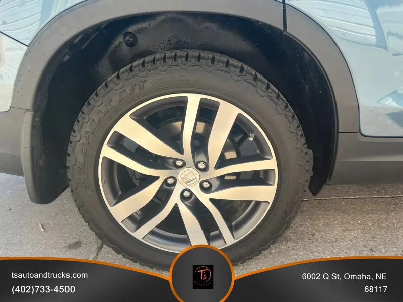 Used 2018 Blue Honda Touring Sport Utility 4D image 10