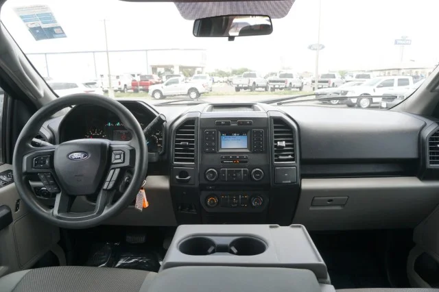Used 2018  Ford XL image 18