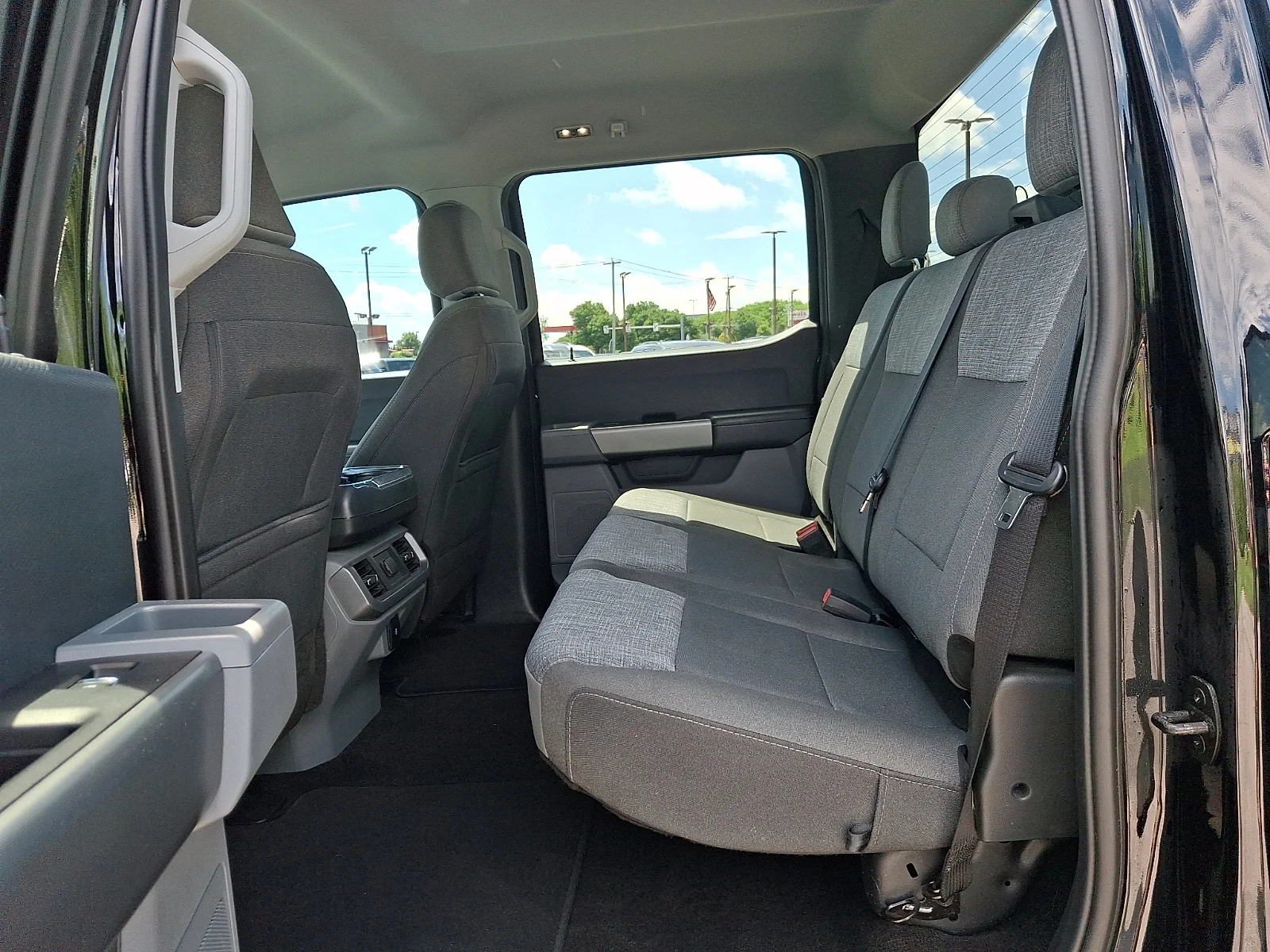 Used 2022  Ford XLT image 11