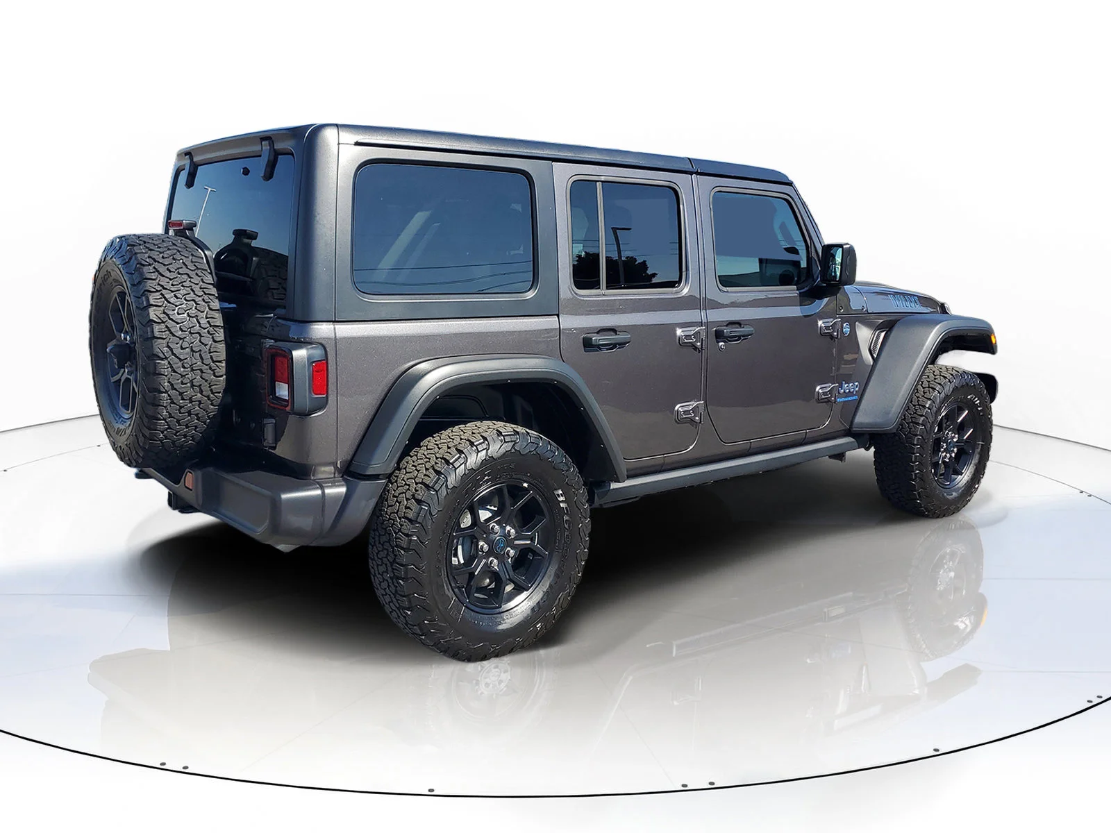 Certified Used 2025 Gray Jeep Willys 4xe image 3