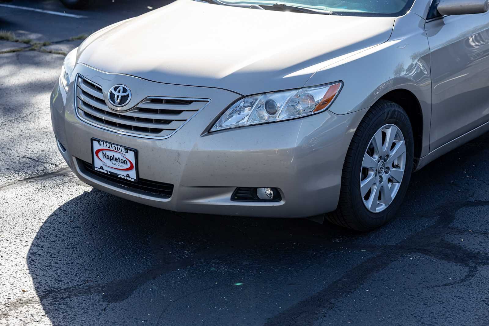 Used 2007 Desert Sand Mica Toyota LE image 30