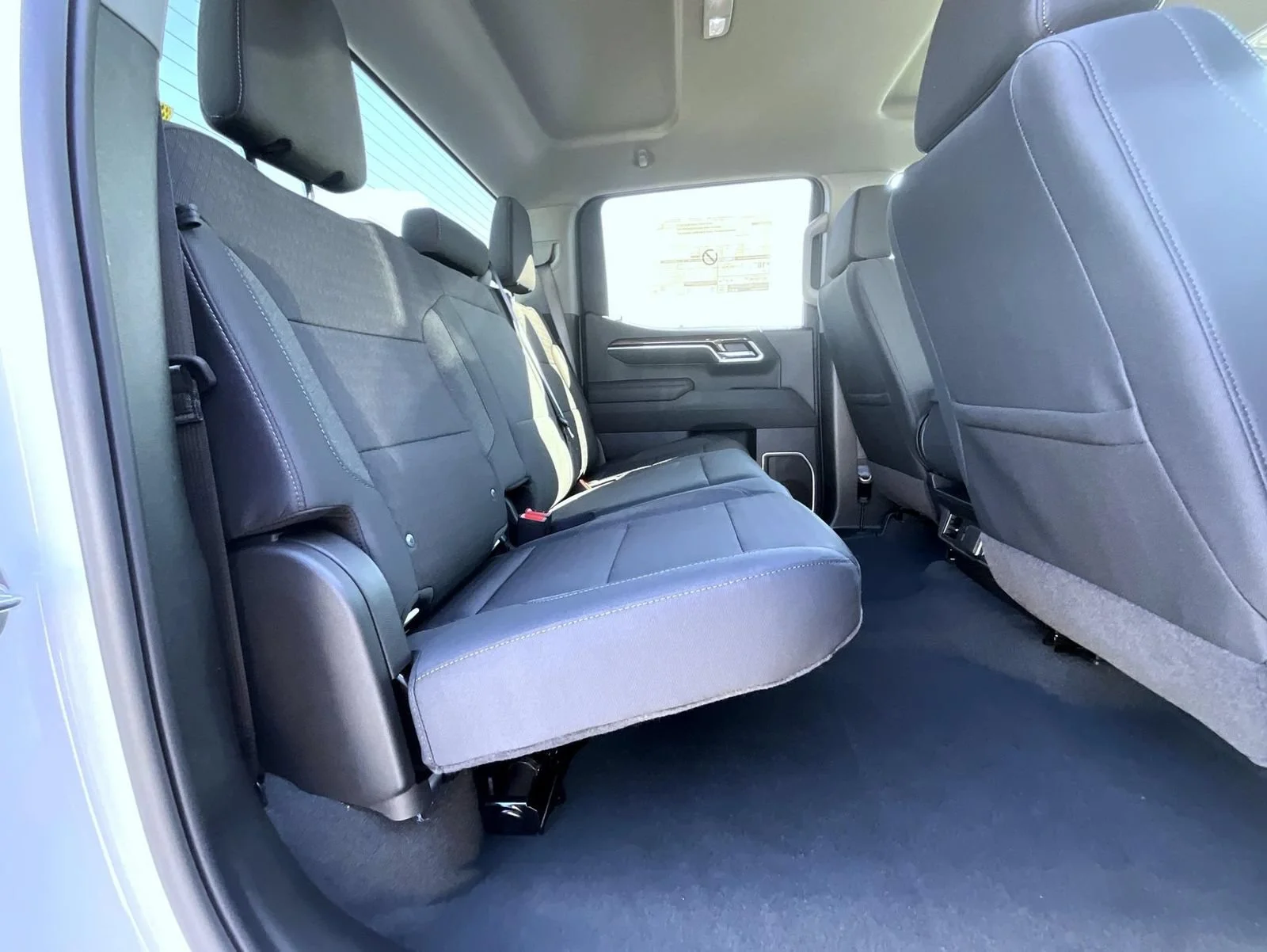 New 2026 Summit White Chevrolet LT (2FL) image 21